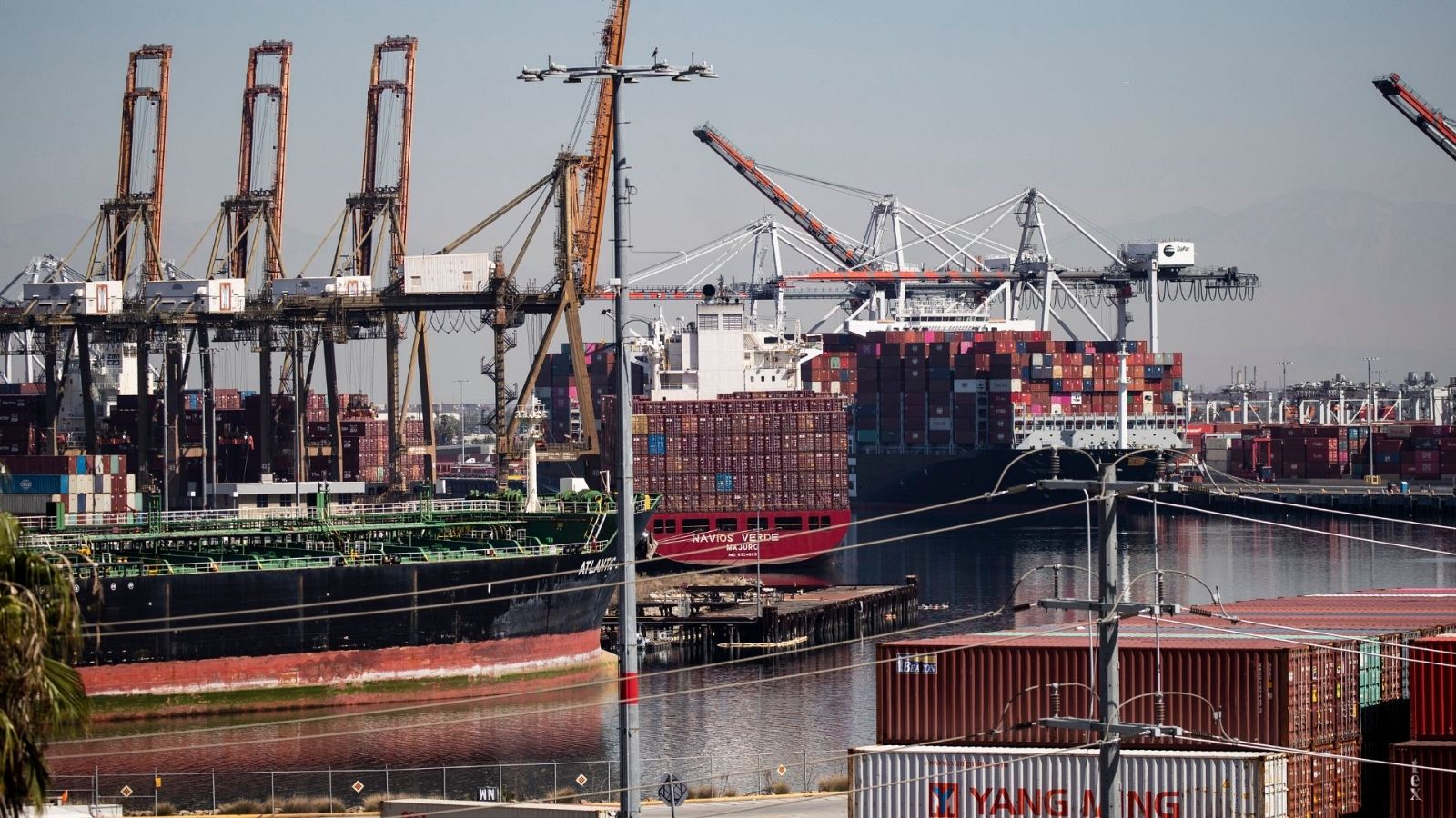 14 horas - El atasco del comercio mundial complicará las compras - Escuchar ahora