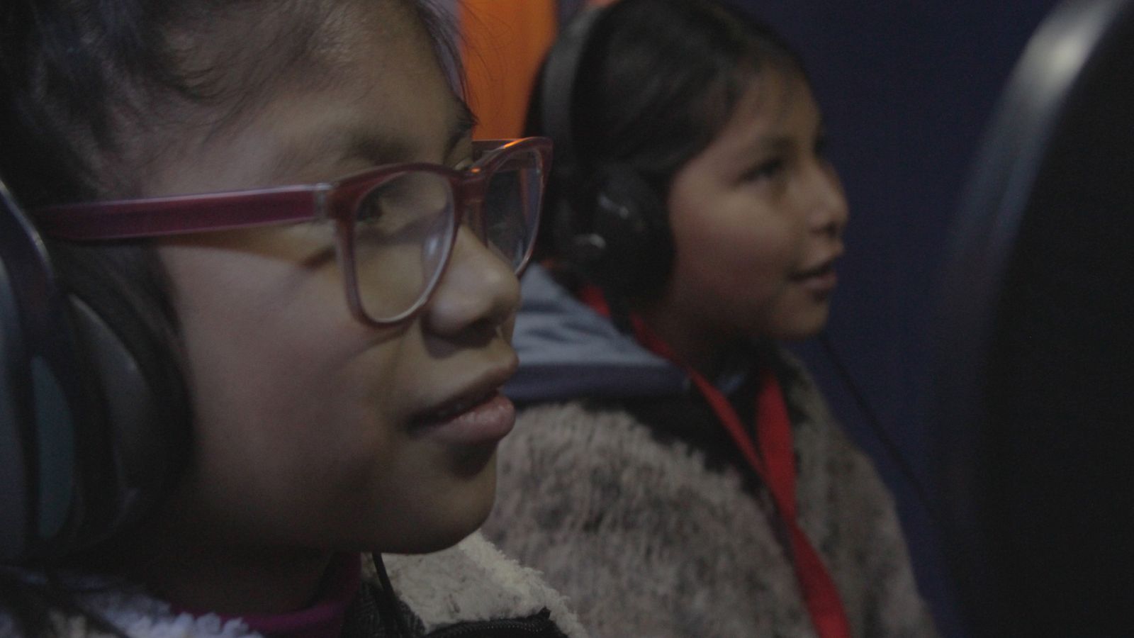 Al otro lado - Capítulo 1: Sus conocimientos - Escuchar ahora