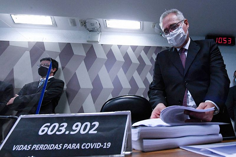Cinco Continentes - Bolsonaro, señalado por un informe que investiga su gestión de la pandemia - Escuchar ahora