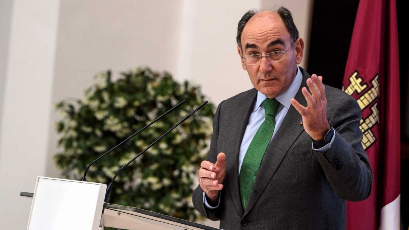 Boletines RNE - Iberdrola no subirá precios a la industria si el Gobierno retira el decreto que recorta sus beneficios - Escuchar ahora