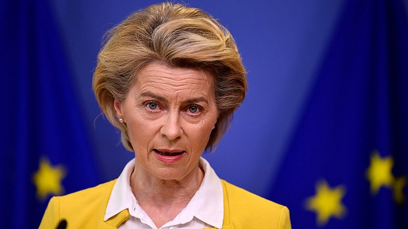 Boletines RNE - Von der Leyen esperará a que el Tribunal de Justicia de la UE se pronuncie antes de retirar los fondos a Polonia - Escuchar ahora