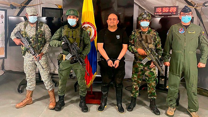 Boletines RNE - Cae "Otoniel", el narco más buscado de Colombia: "Este golpe es comparable con la caída de Escobar" - Escuchar ahora