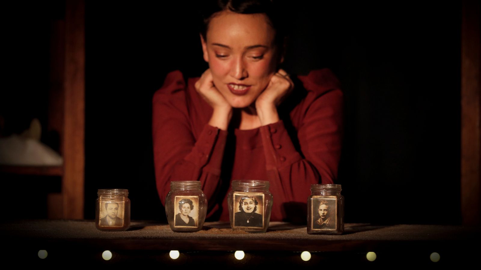 14 horas - El Patio Teatro, Premio El Ojo Crítico de Teatro 2021 - Escuchar ahora