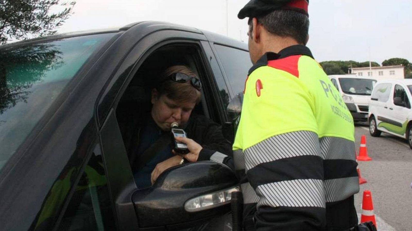 Trànsit vol instaurar controls d'alcoholèmia d'ofici