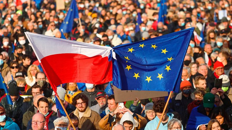 14 horas - La UE multa a Polonia con un millón de euros al día - Escuchar ahora