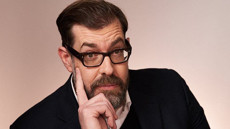 Libros de arena - Richard Osman presenta 'El jueves siguiente' - Escuchar ahora