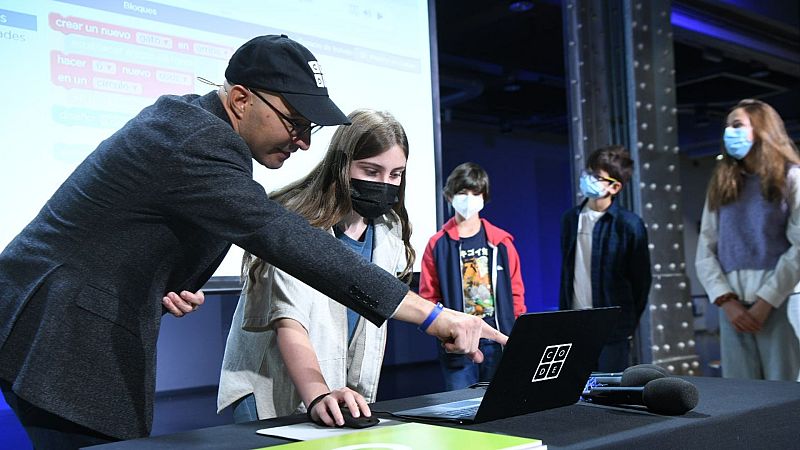 Más cerca - El lenguaje de la programación, al alcance de todos los niños - Escuchar ahora