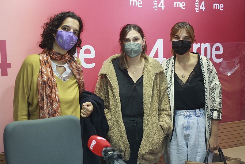 Avui sortim - Tertúlia violència obstètrica: Marta Busquets, Alba Carreras i Laia Sanchez - Escoltar Ara