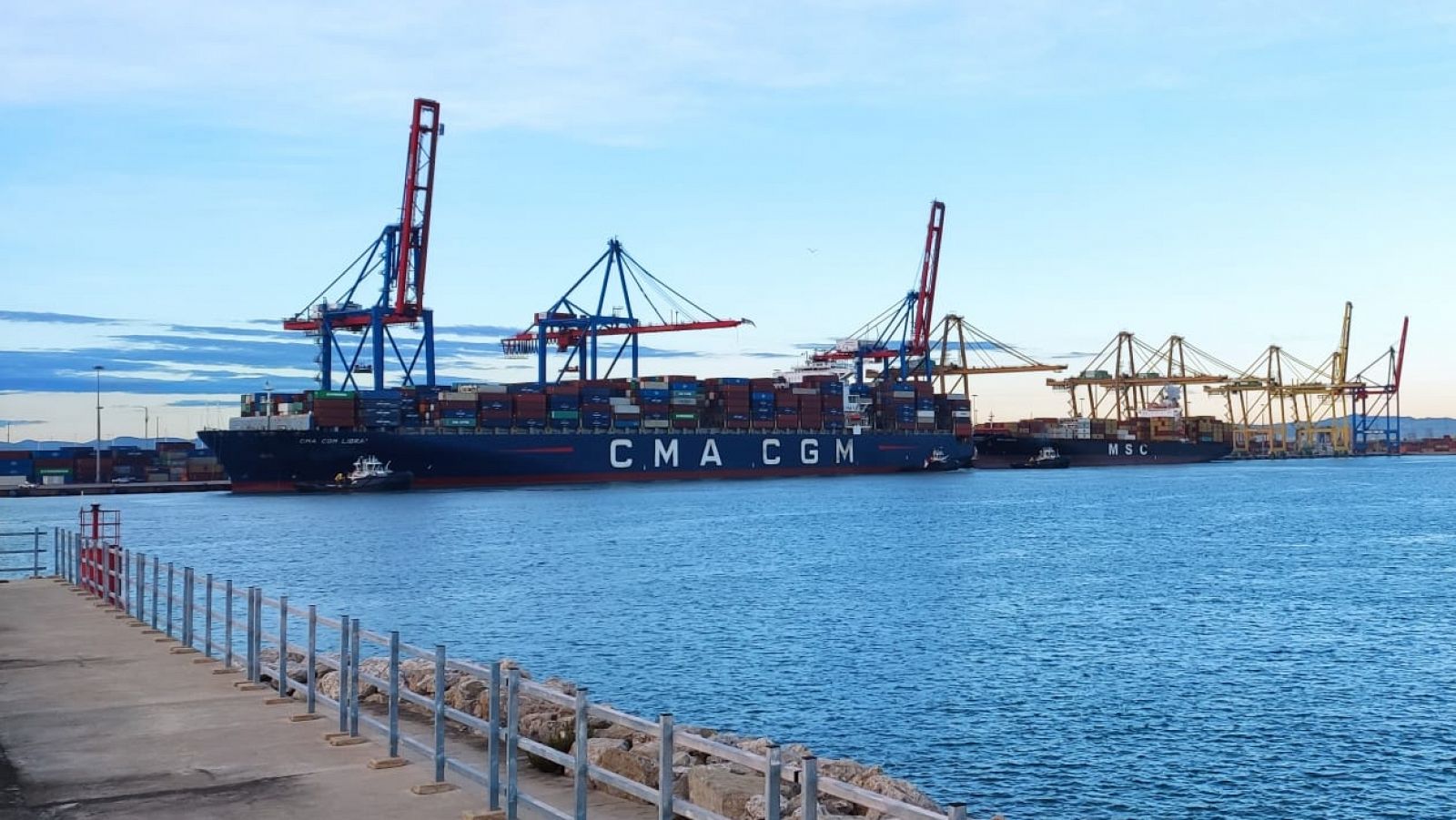 Las mañanas de RNE con Íñigo Alfonso - Los puertos españoles se libran, por ahora, de los atascos - Escuchar ahora