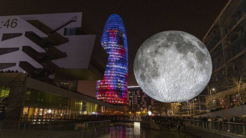 "Tota la llum en un sol punt"