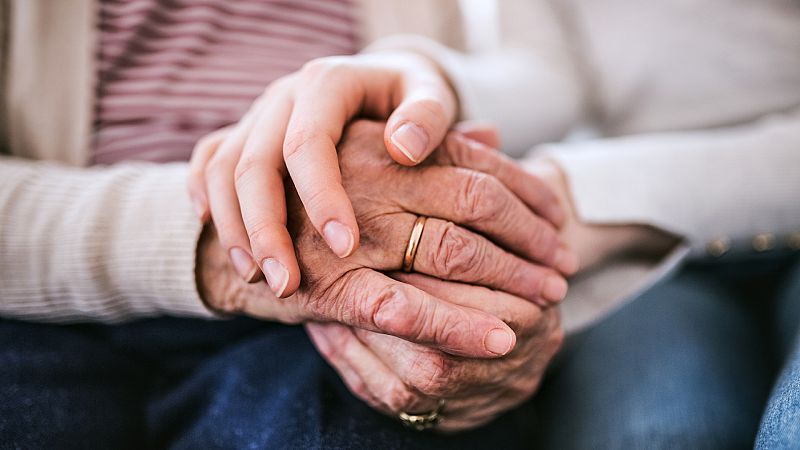 14 horas Fin de Semana - La Justicia gallega considera que el nacimiento de un hijo muerto cuenta al calcular la pensión de la madre - Escuchar ahora