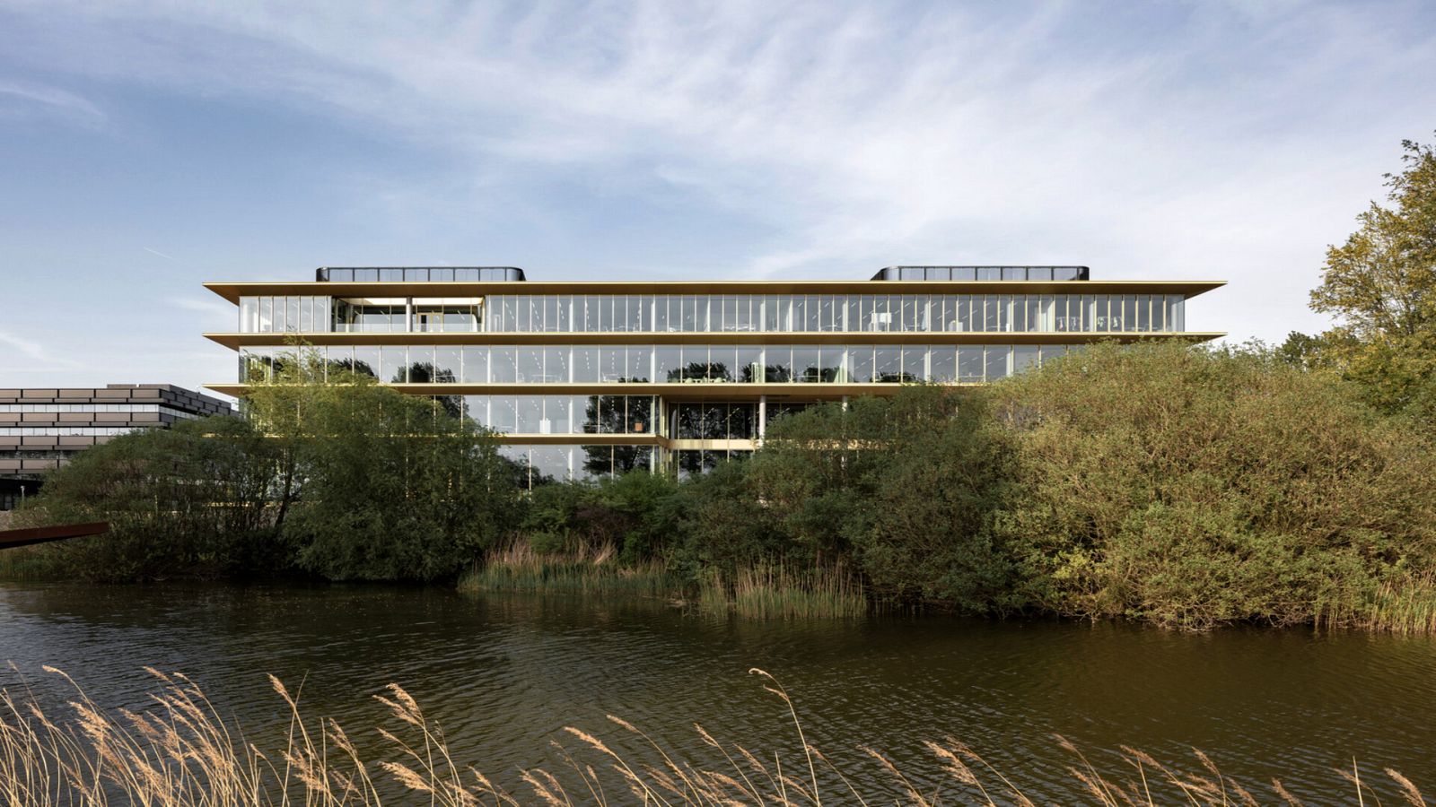 Hábitat - Construcciones flotantes - Escuchar ahora