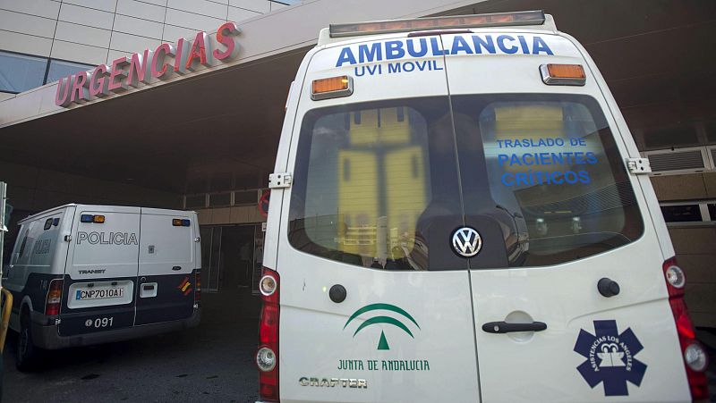 Boletines RNE - Mueren dos menores y su madre en el incendio provocado de su vivienda en Almera - Escuchar ahora