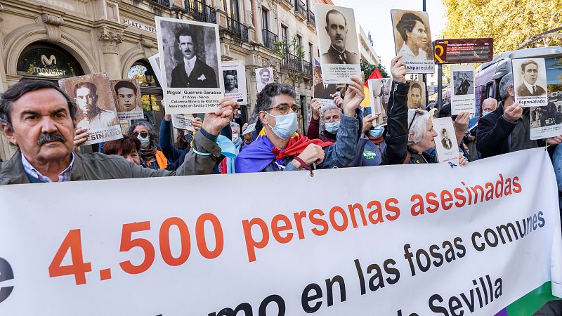 14 horas - La ley de Memoria Democrática permitirá juzgar crímenes del franquismo como delitos de lesa humanidad - Escuchar ahora