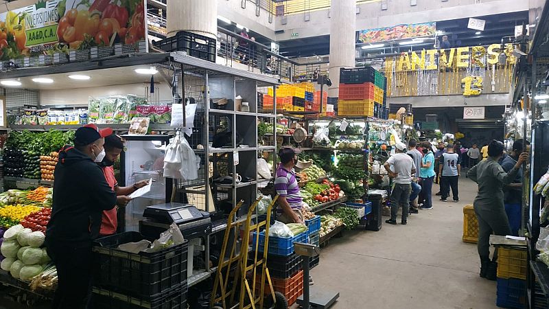 Las mañanas de RNE con Íñigo Alfonso - La reconversión monetaria no alivia a Venezuela - Escuchar ahora 