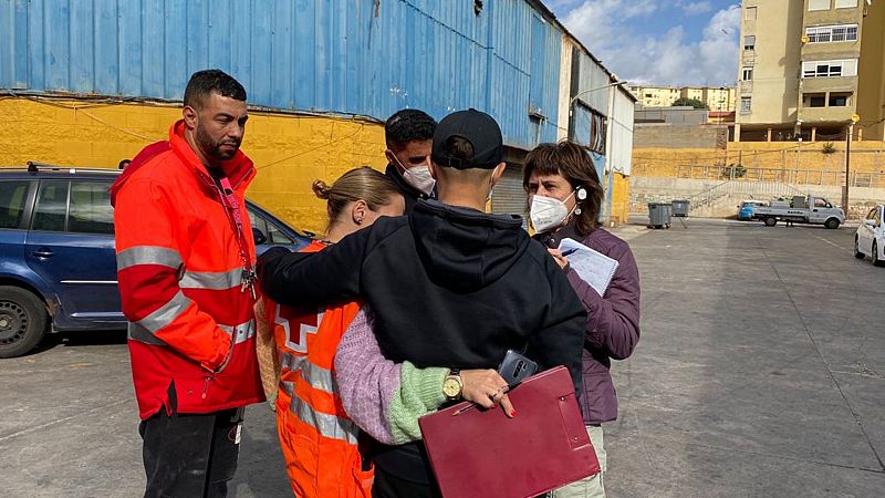 Las Mañanas de RNE con Íñigo Alfonso - La doble vulnerabilidad de las menores marroquíes en Ceuta - Escuchar ahora