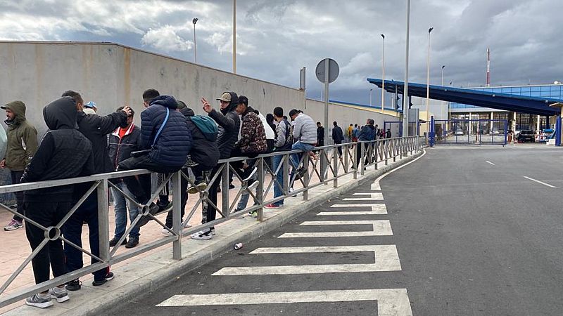 Las mañanas de RNE con Íñigo Alfonso - El escudo legal que necesitan los menores inmigrantes de Ceuta - Escuchar ahora
