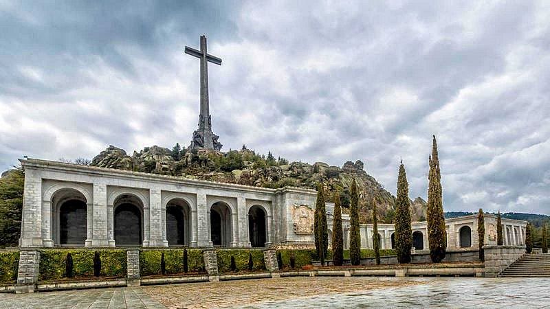 Boletines RNE - Un juez paraliza de forma cautelar las obras para exhumar a víctimas del Valle de los Caídos - Escuchar ahora
