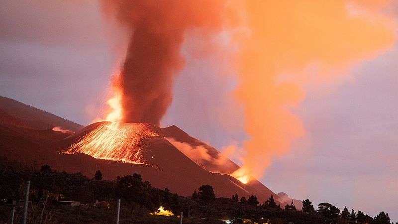 14 horas - El volcán cumple dos meses en erupción sin síntomas de agotamiento: "Son los peores 60 días de nuestras vidas" - Escuchar ahora