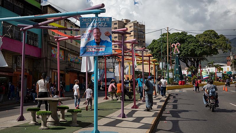 España a las 8 Fin de Semana - Venezuela afronta sus elecciones regionales y locales con el regreso de la oposición - Escuchar ahora
