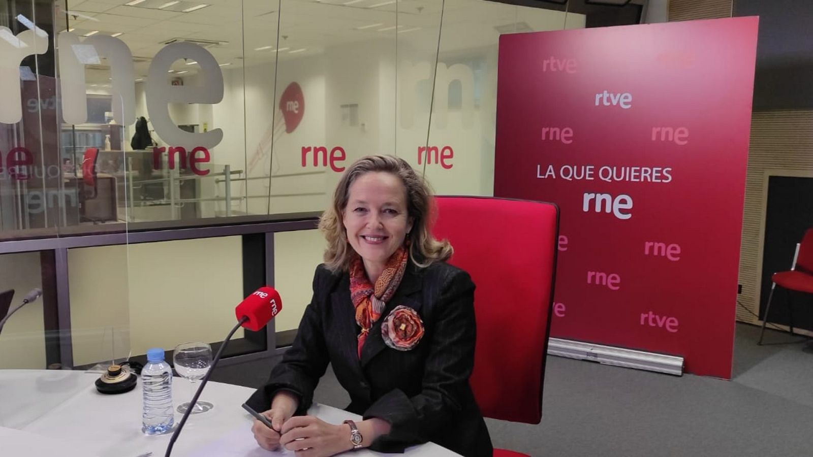 Las mañanas de RNE con Íñigo Alfonso - Calviño responde a las críticas por el apoyo de Bildu: "Lo importante no es quién apoya sino qué" - Escuchar ahora 