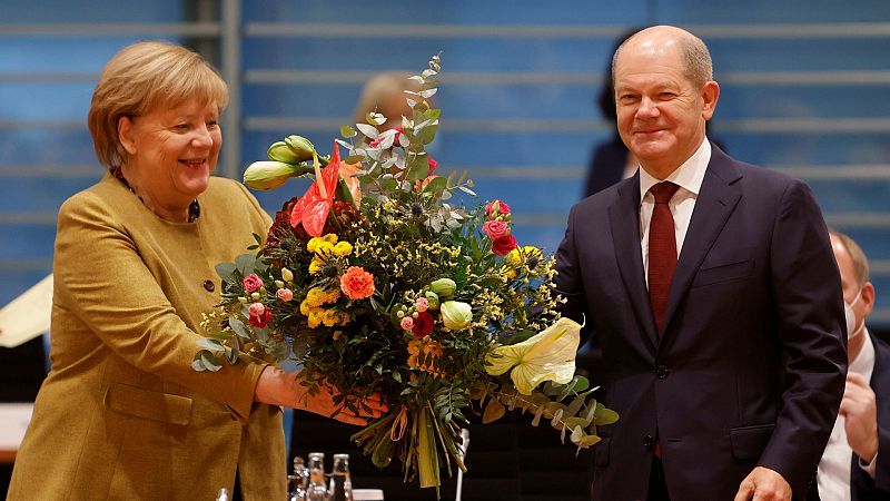 Boletines RNE  - Socialdemócratas, verdes y liberales presentan su acuerdo de gobierno en Alemania - Escuchar ahora