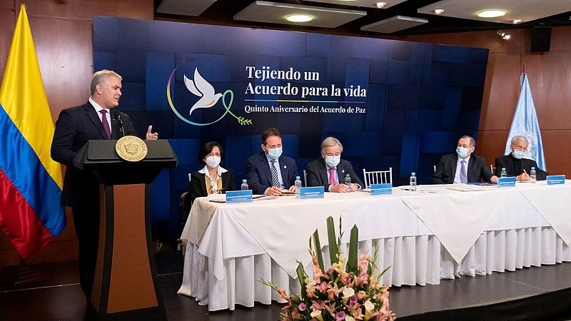 Cinco Continentes - Cinco años de la firma de la paz entre gobierno y las FARC en Colombia - Escuchar ahora