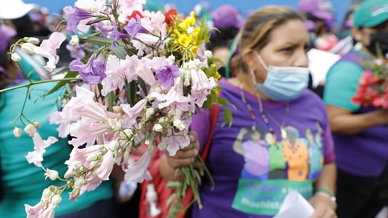 Cinco Continentes - 'Violencias. Mujeres. Guerras', de Gervasio Sánchez - Escuchar ahora