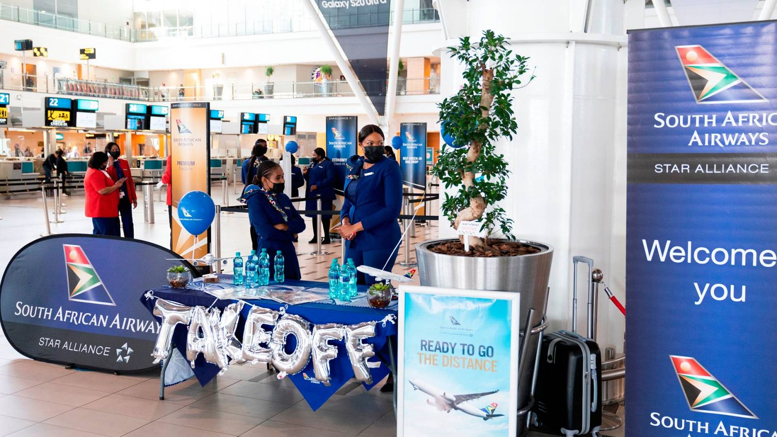 Cinco Continentes - La UE toma medidas contra la nueva cepa del covid-19 - Escuchar ahora