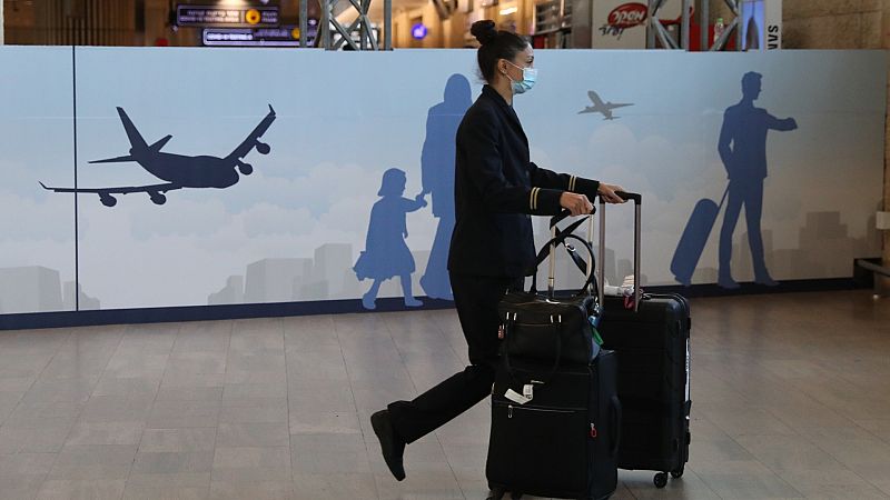 Las mañanas de RNE con Íñigo Alfonso - Ignacio López-Goñi, microbiólogo: "Cerrar fronteras no tiene sentido. Ómicron lleva tiempo entre nosotros" - Escuchar ahora 