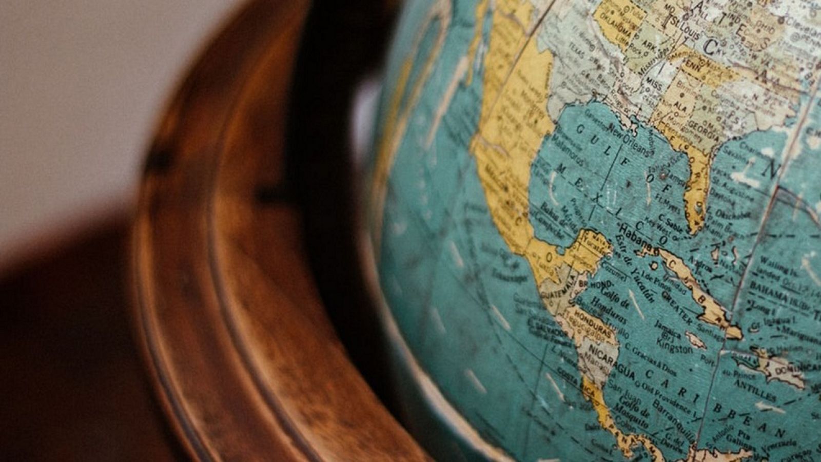 Miramondo múltiplo - Resaca espectral - 29/11/21 - escuchar  ahora