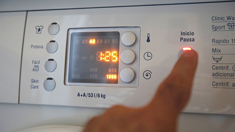 Las mañanas de RNE con Íñigo Alfonso - Noviembre: el segundo mes con la luz más cara de la historia - Escuchar ahora 