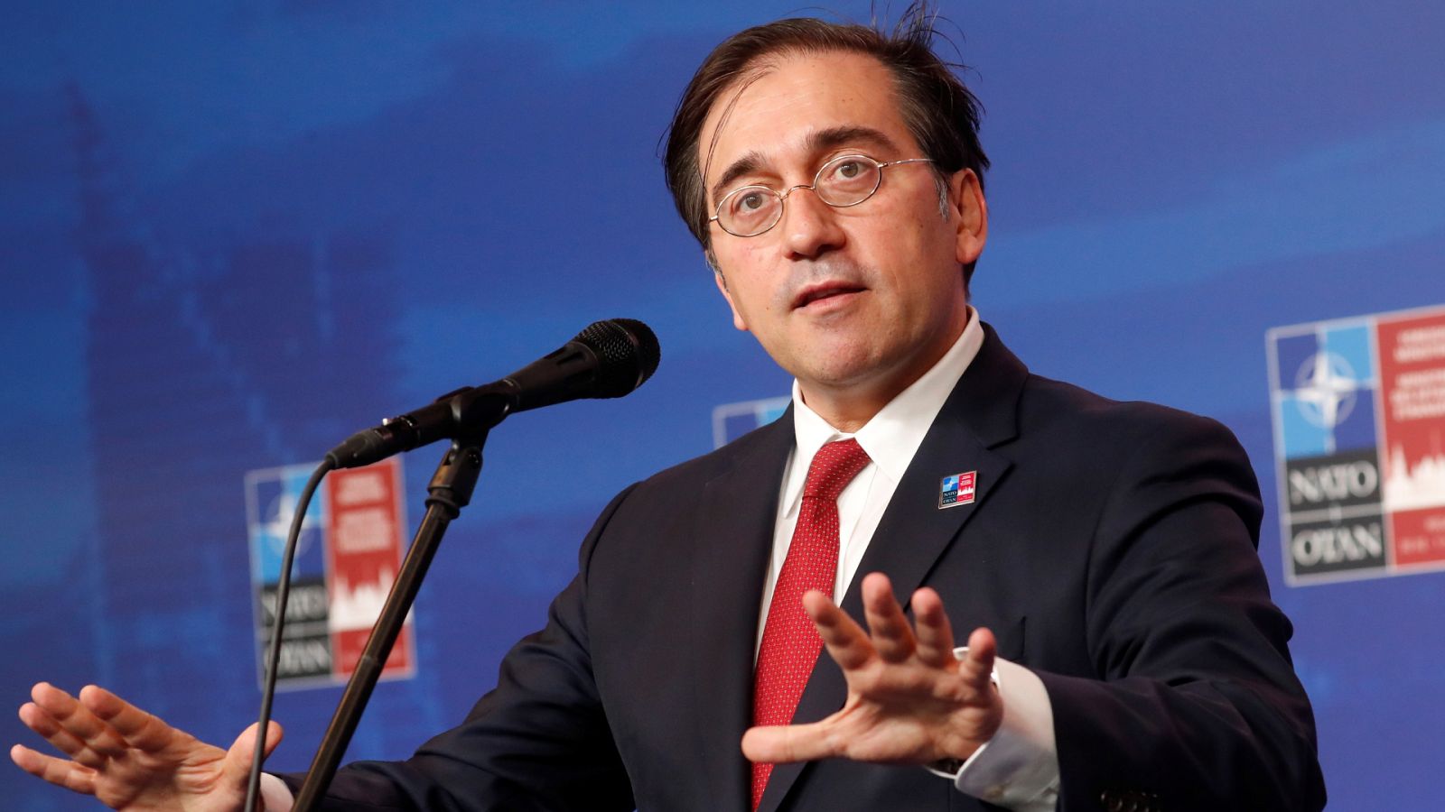 24 horas - José Manuel Albares, ministro de AAEE: "Repatriaremos a todos los españoles" - Escuchar ahora