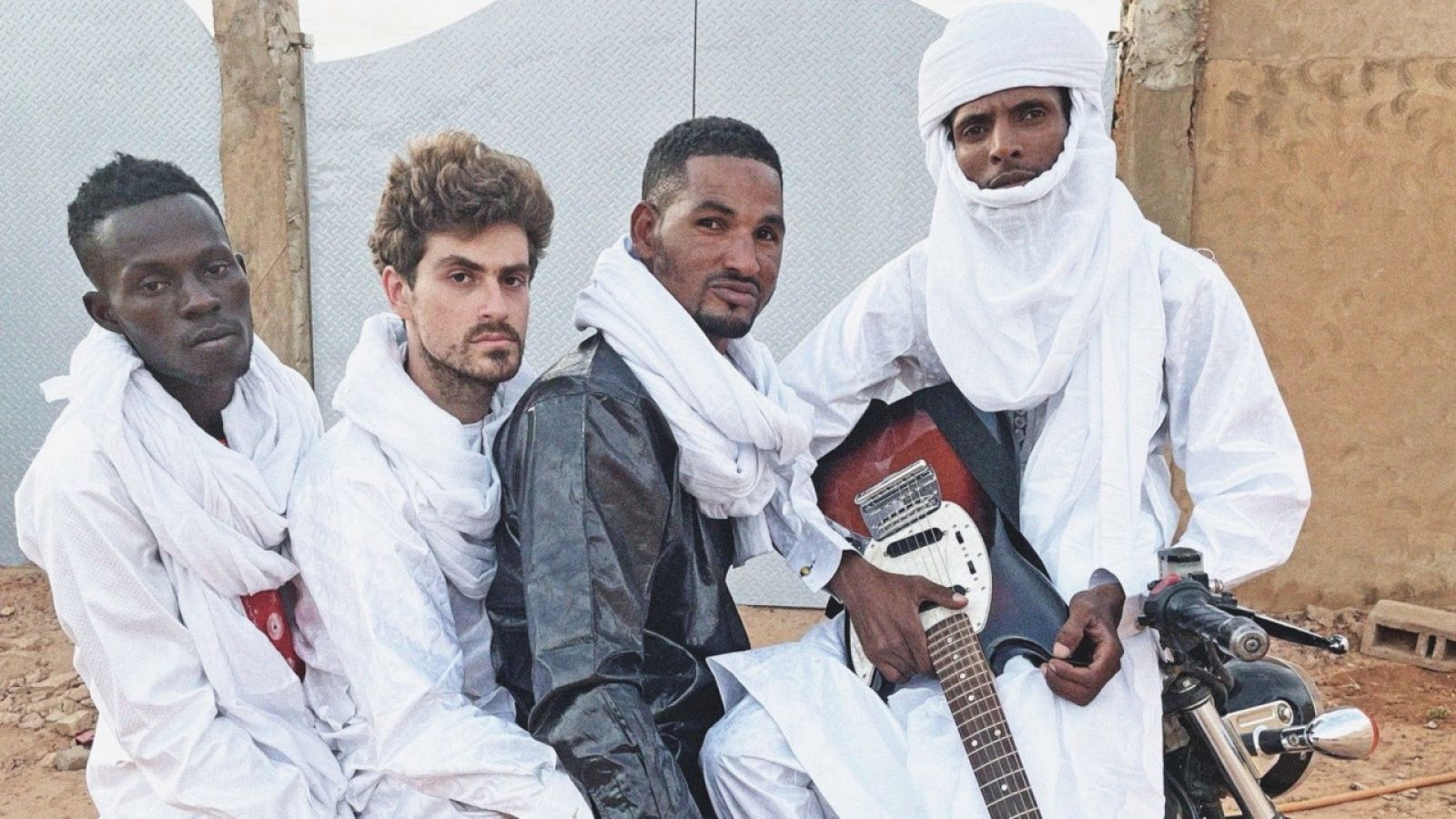 Perdóname si no vuelvo a casa esta noche - Mdou Moctar, Selda Bagcan, Poppy Ajudha - 04/12/21 - escuchar ahora