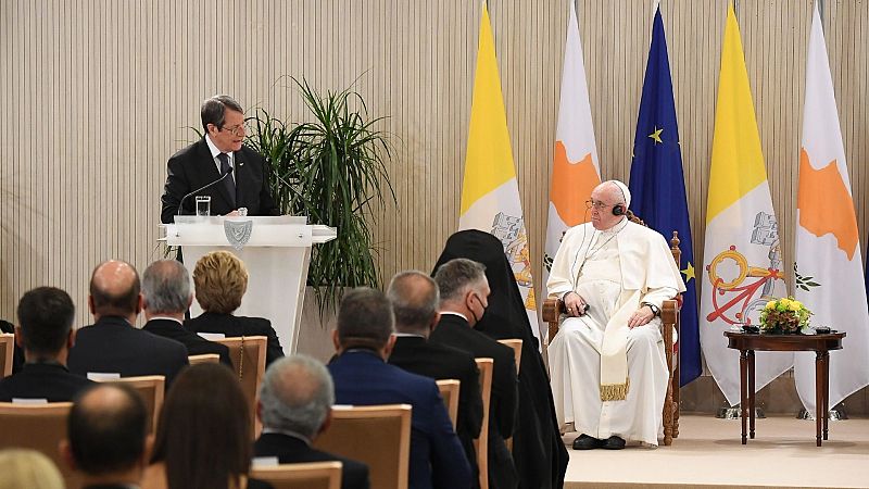 24 horas - El Papa pide a Europa acabar con ¿los muros del miedo" - Escuchar ahora