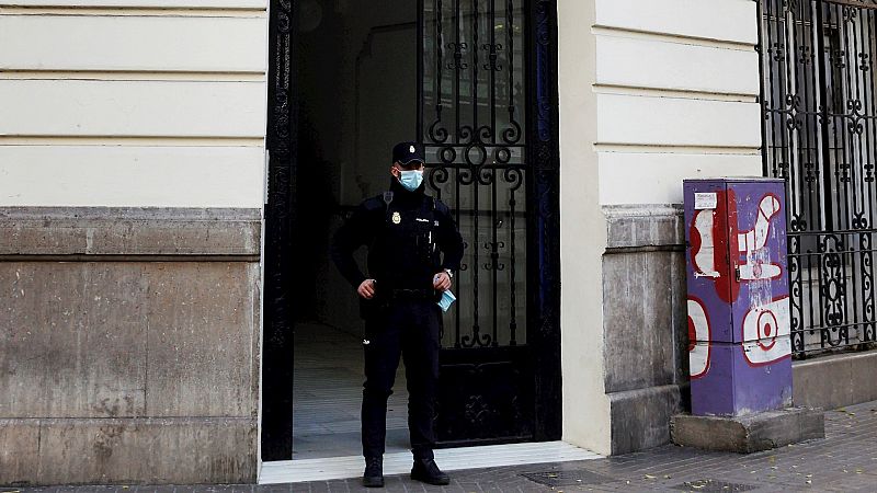 14 horas Fin de Semana - Asesinada una mujer presuntamente por su pareja en Valencia - Escuchar ahora