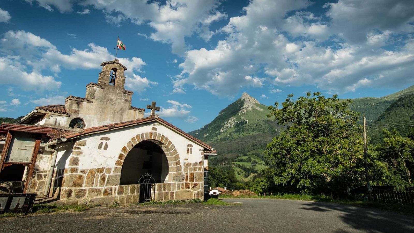 El gallo que no cesa - Tierra sin límites: Goierri, las Tierras Altas de Euskadi - Escuchar ahora