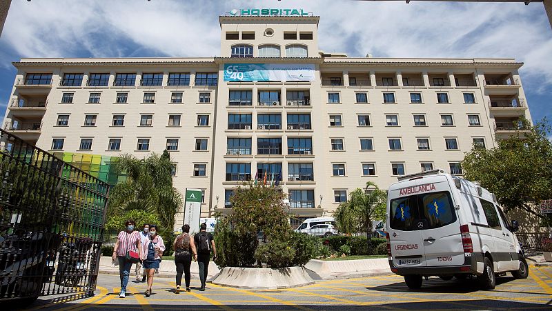 14 horas - 68 sanitarios del Hospital Regional de Málaga afectados por un brote de COVID tras una comida de Navidad - Escuchar ahora
