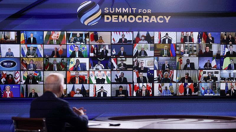 Cinco Continentes - EEUU acoge, con polémica, la Cumbre para la Democracia - Escuchar ahora