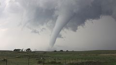 Las mañanas de RNE con ÍÑigo Alfonso - La ola de tornados más grave de la historia devasta parte de EEUU