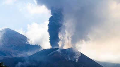 14 horas - La mala calidad del aire obliga a confinar Los Llanos, Tazacorte y El Paso - Escuchar ahora 