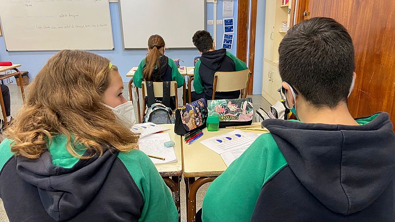 24 horas - El colegio, una oportunidad para desconectar del volcán - Escuchar ahora