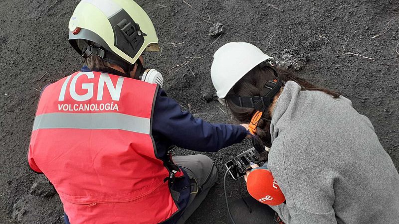 24 horas - Un paseo por el volcn con un equipo del Instituto Geogrfico Nacional - Escuchar ahora