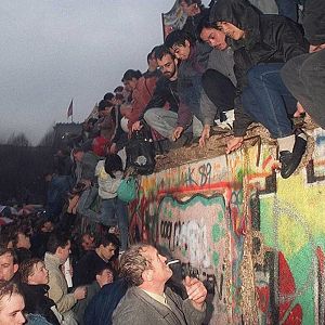 Documentos RNE - Documentos RNE - 20 años de la caída del Muro de Berlín - Documentos RNE | Escuchar