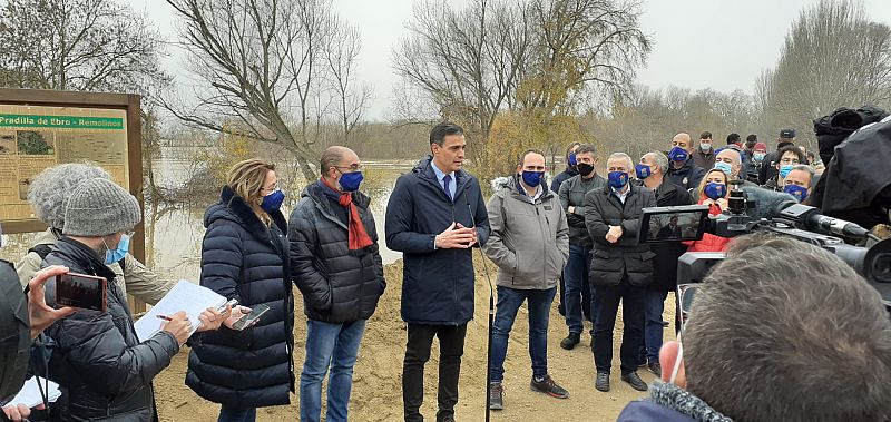 Crónica de Aragón - Seguimos pendientes de la punta de la crecida extraordinaria del Río Ebro que está a punto de llegar a la ciudad de Zaragoza con menos caudal del previsto inicialmente - 14/12/2021 - Escuchar ahora