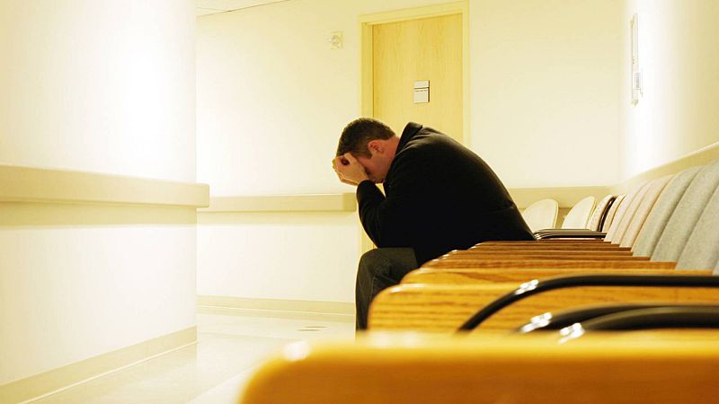 Las mañanas de RNE con Íñigo Alfonso - Prevención del suicidio: "Es difícil ayudar a una persona que lo ha perdido todo" - Escuchar ahora