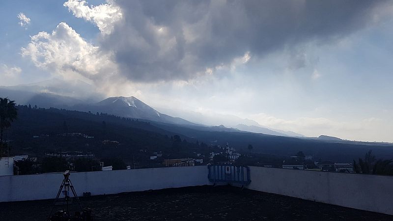 14 horas - El volcn de La Palma, parado desde hace ms de un da - Escuchar ahora 