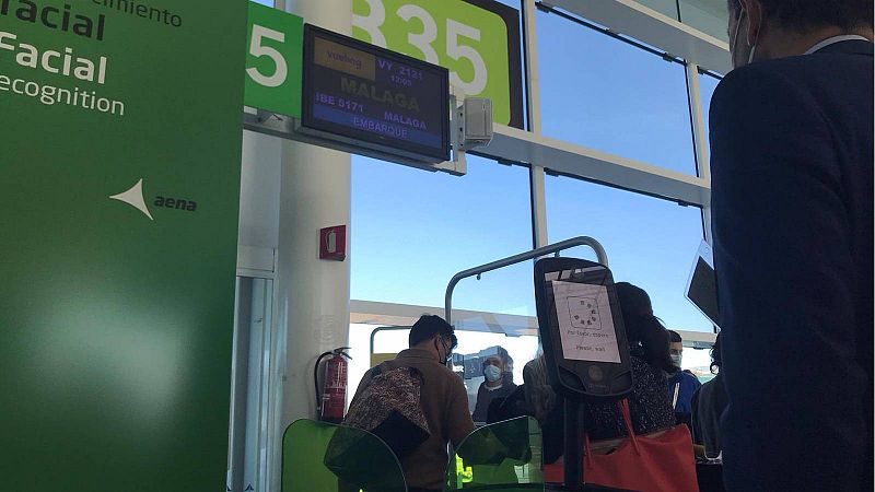 L'aeroport del Prat: el primer d'Europa a provar el reconeixement facial en el procés d'embarcament