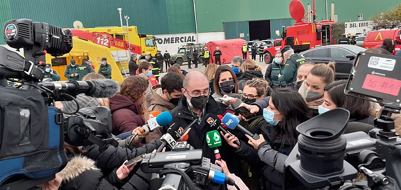 Crónica de Aragón - El Gobierno de Aragón ha aprobado este miércoles formalmente la petición al Ejecutivo central de declaración de zona catastrófica para las poblaciones afectadas por la crecida extraordinaria del Ebro - 15/12/2021 - Escuchar ahora