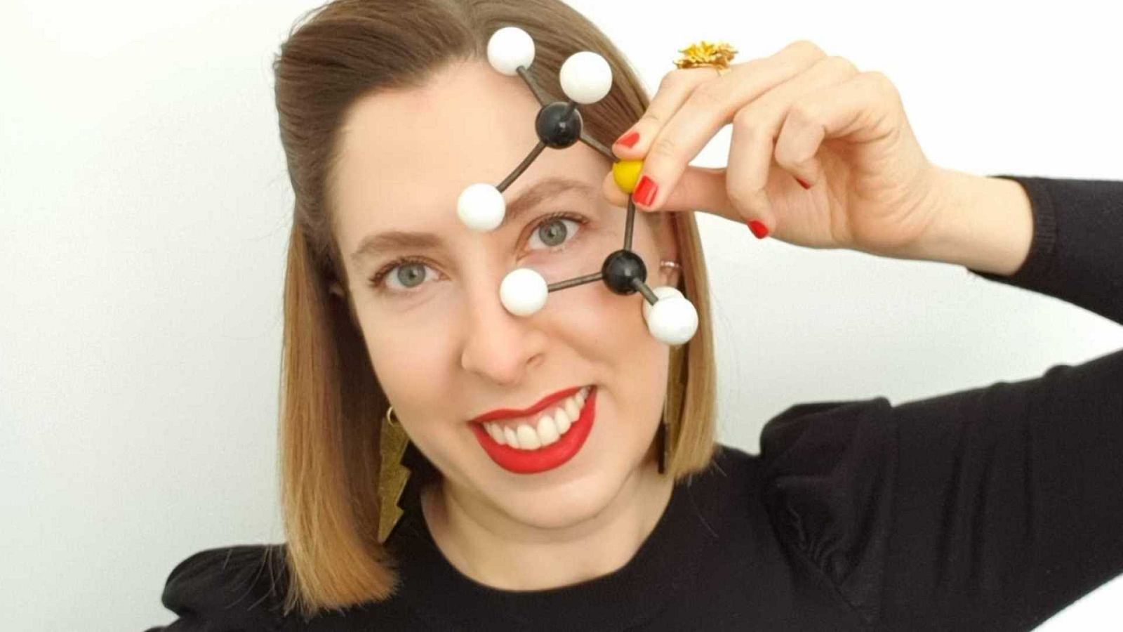 El gallo que no cesa - Matraces y probetas: Déborah García y su pasión por divulgar - Escuchar ahora